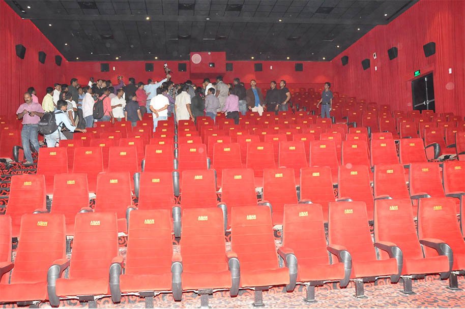 Ram-Charan-and-Samantha-Launch-Asian-Cinema-Theaters